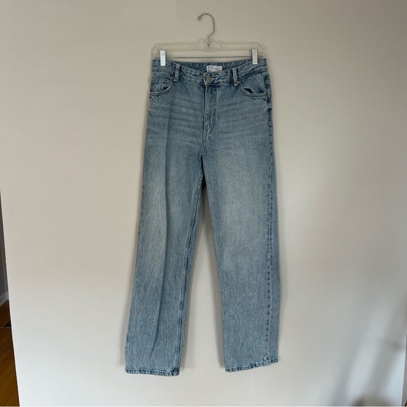 Bershka High Rise Straight Leg Jean Light Wash - Picture 2 of 6